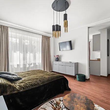 Center 1 Apartment *